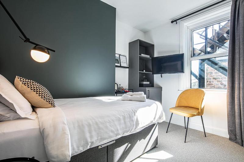The Belmont Apart Hotel - Harrogate Stays with FREE PARKING - image 33