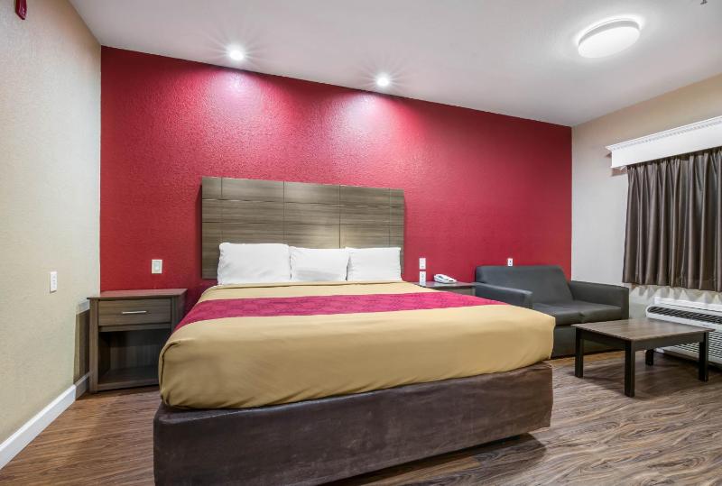 King Room - Accessible/Non-Smoking image 2