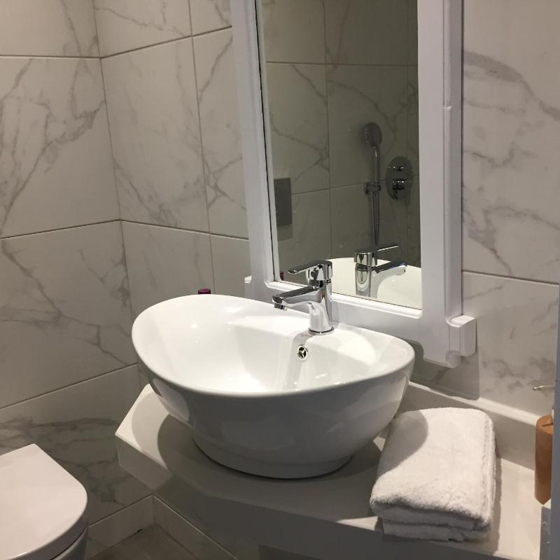 City Pearl Hotel - image 19