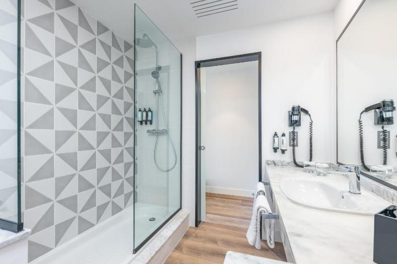 Standard Double (1 adult + 1 child) image 4