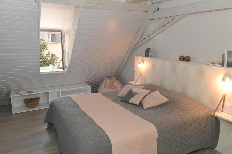 Deluxe Double Room image 2