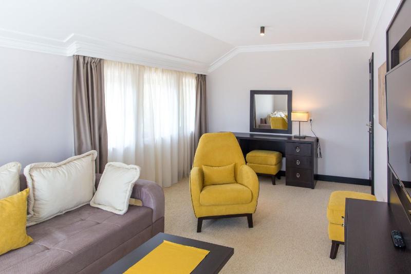 Deluxe Apartment image 2