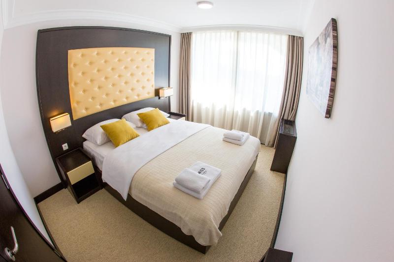 Deluxe Apartment image 3