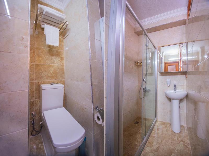 Economy Double Room image 2