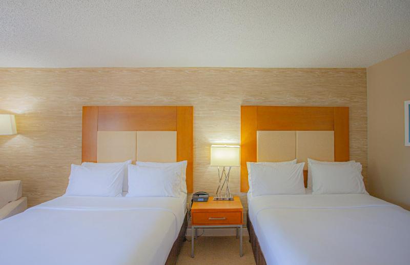 Standard Room with Two Queen Beds image 2