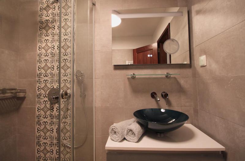 Deluxe Double or Twin Room image 1