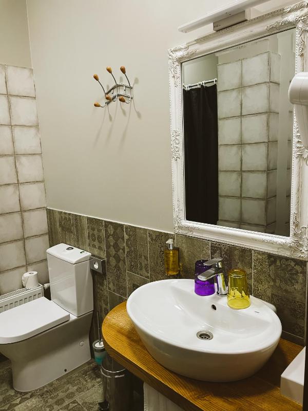 Twin Room image 1