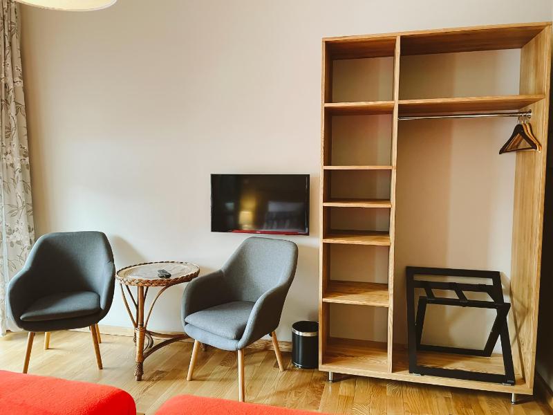 Double Room with Balcony image 4