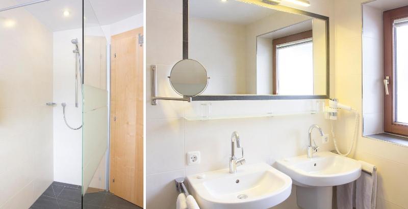 Classic One-Bedroom Apartment with Balcony image 2