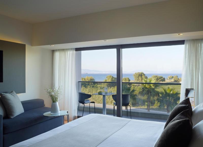 Suite with Sea View image 2