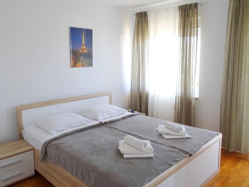 Apartments Zrinko - image 16