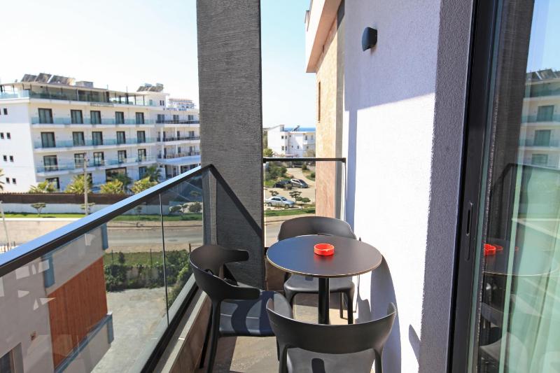 Triple Room with Sea View image 4