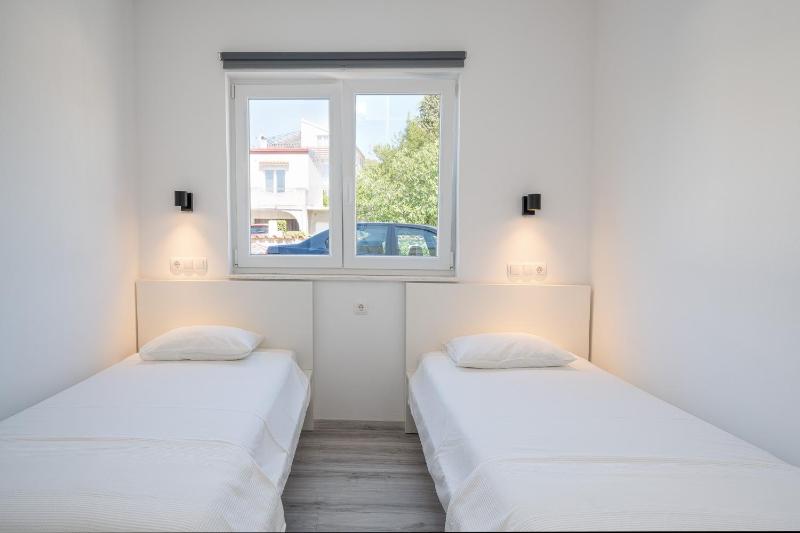 Good Vibration Apartments - image 10