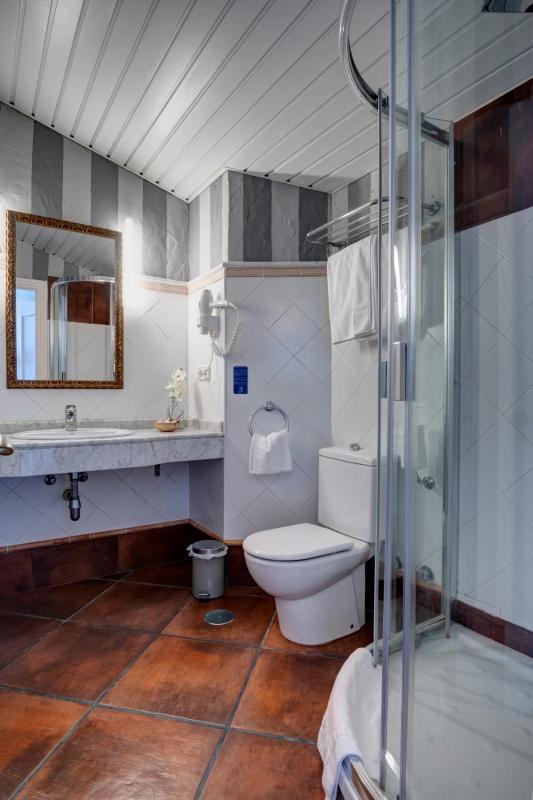 Double or Twin Room with Side Sea View image 2