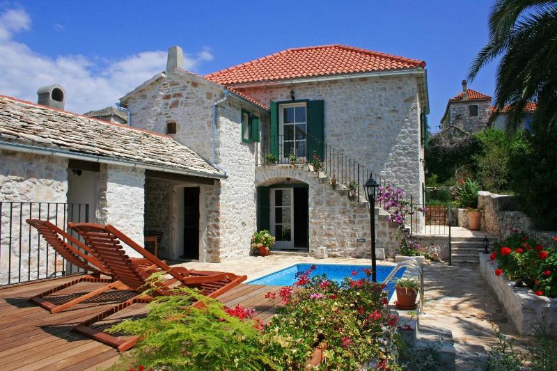 Three-Bedroom Villa with Private Pool image 1