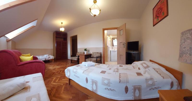 Classic Triple Room image 1