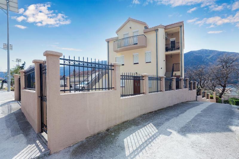Apartments Donkovic - image 11