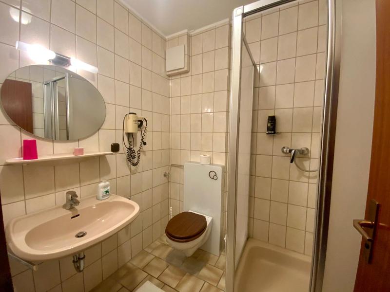 Single Room image 4