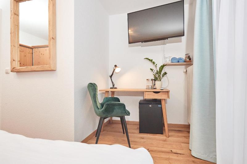 Comfort Double Room with Balcony image 4