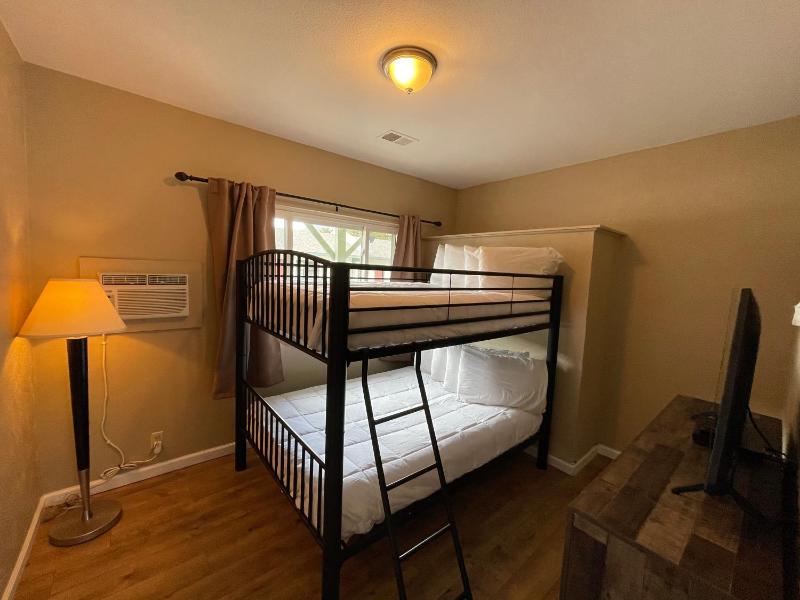 Family Suite - Non Pet Friendly image 2