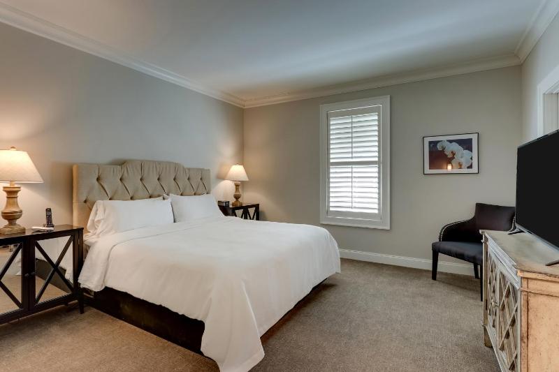 King Suite image 2