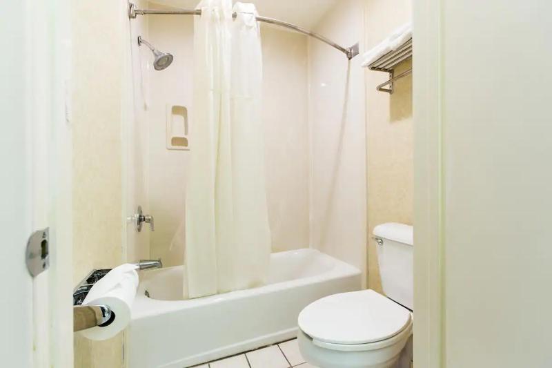 King Room image 2