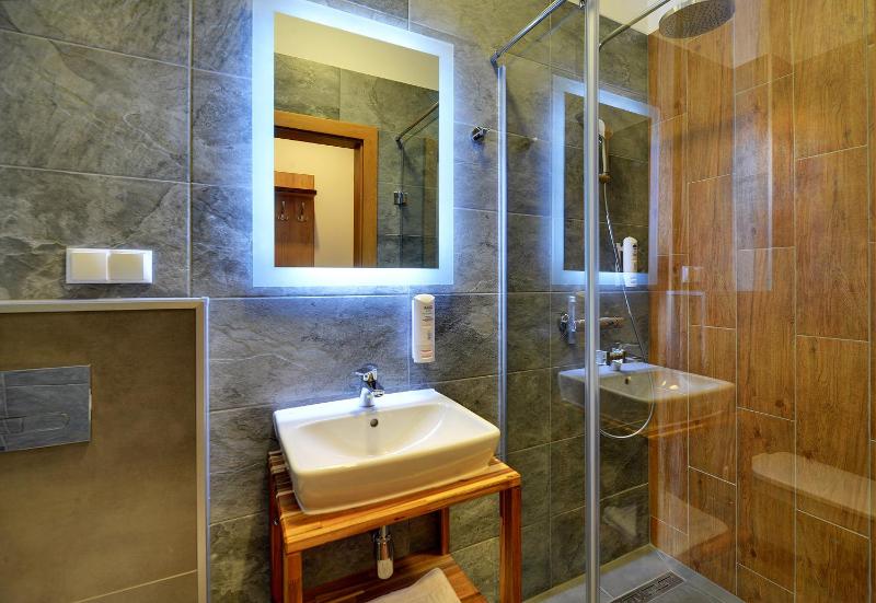 Standard Double or Twin Room image 2
