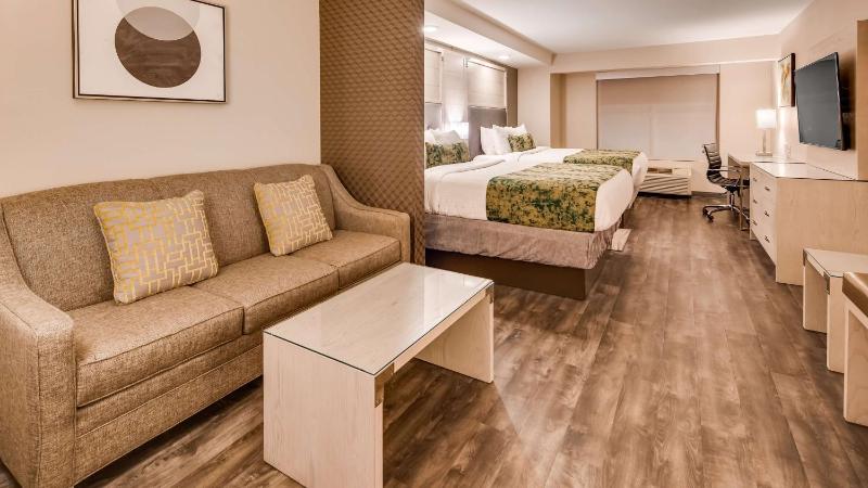 Queen Suite with Sofa Bed - Non-Smoking image 1