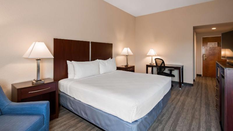 Best Western Tampa - image 10