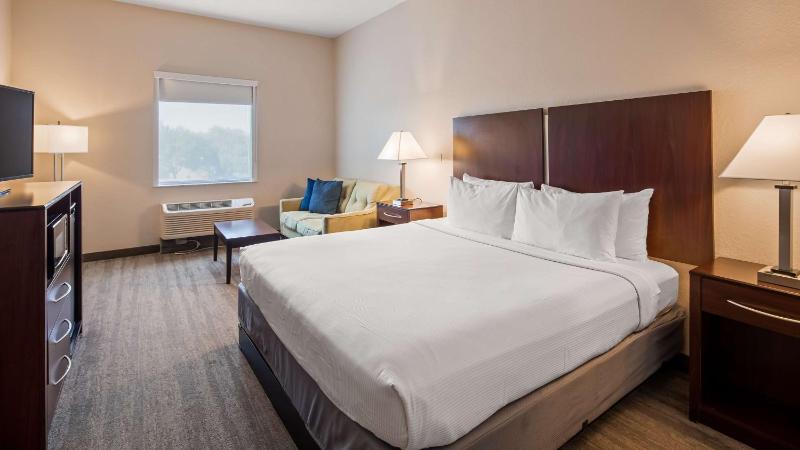 Best Western Tampa - image 18