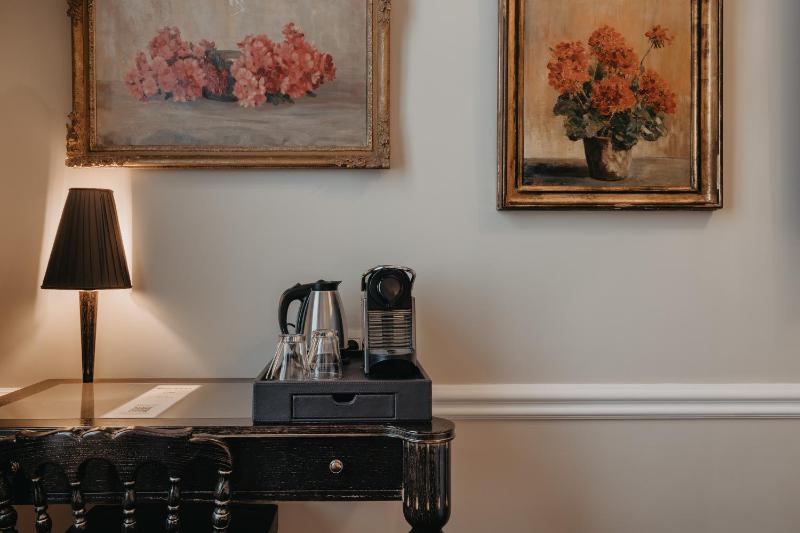 Standard Double Room image 3