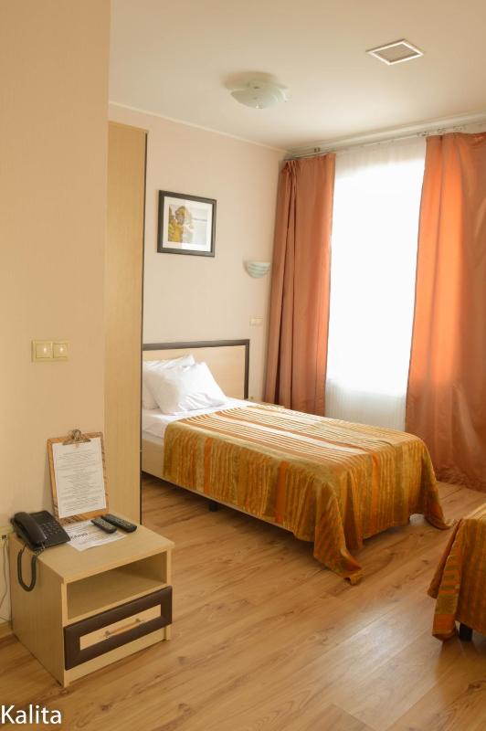 Standard Triple Room image 3
