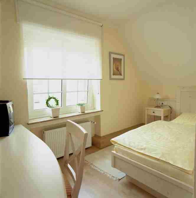 Single Room image 2