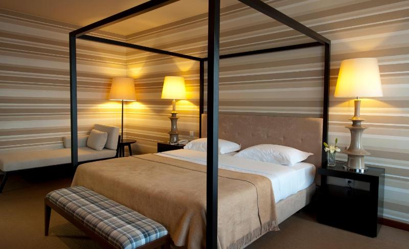 Suite (2 Adults + 1 Child up to 12 years old) image 1