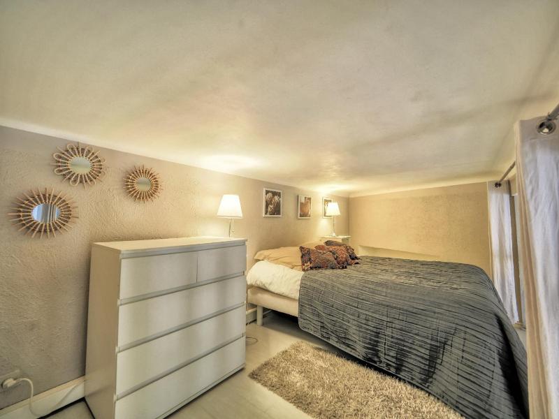 Studio Apartment image 3
