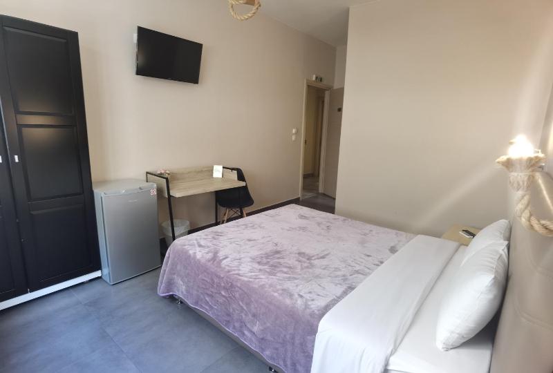 Double Room with Private Bathroom image 4