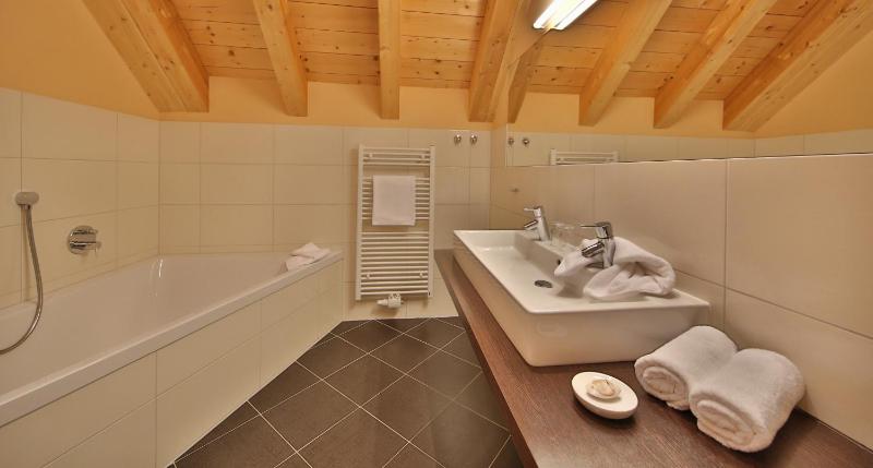Deluxe Two-Bedroom Suite image 2