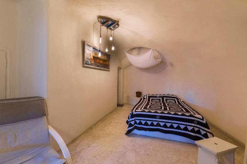 Deluxe Double Room (2 Adults + 1 Child) image 3