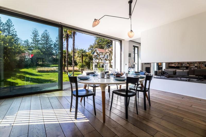 JOY Architect's villa with heated swimming pool and garden in Biarritz - image 11
