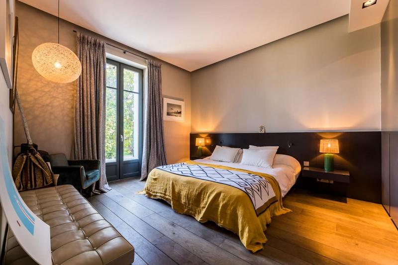 JOY Architect's villa with heated swimming pool and garden in Biarritz - image 25
