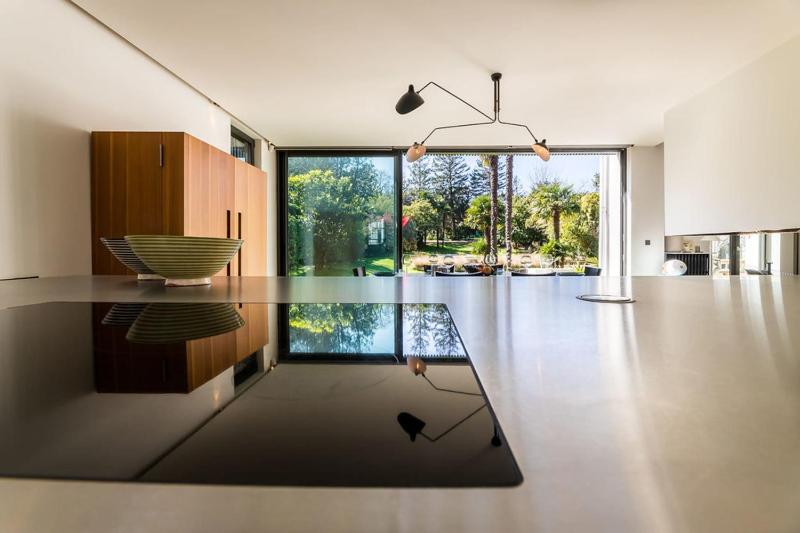 JOY Architect's villa with heated swimming pool and garden in Biarritz - image 28