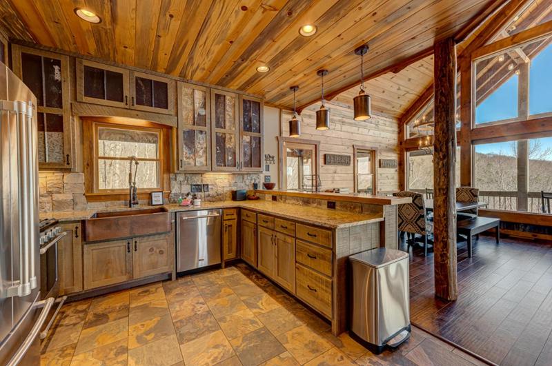 The Nest - Long Range Mountain Views | Large Decks on Each Level | Pool Table | Ping Pong - image 43