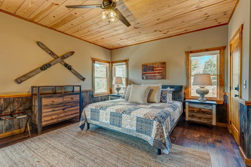 The Nest - Long Range Mountain Views | Large Decks on Each Level | Pool Table | Ping Pong - image 36