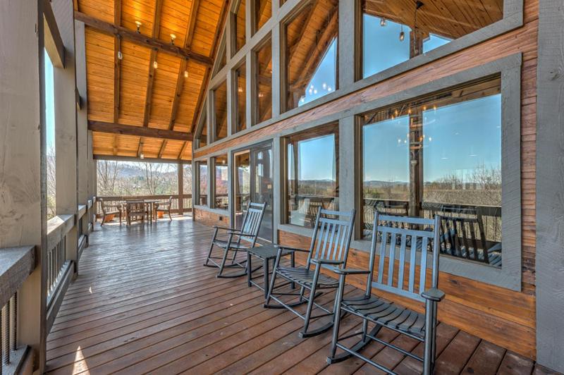 The Nest - Long Range Mountain Views | Large Decks on Each Level | Pool Table | Ping Pong - image 42