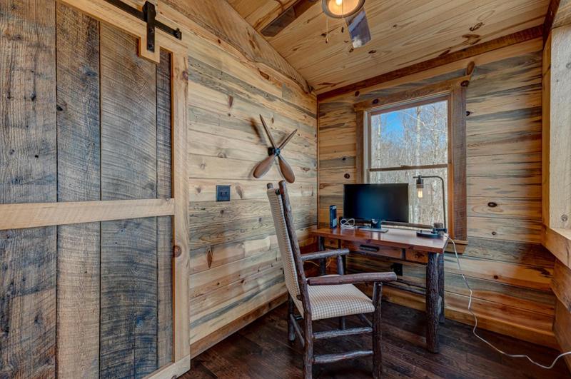 The Nest - Long Range Mountain Views | Large Decks on Each Level | Pool Table | Ping Pong - image 15