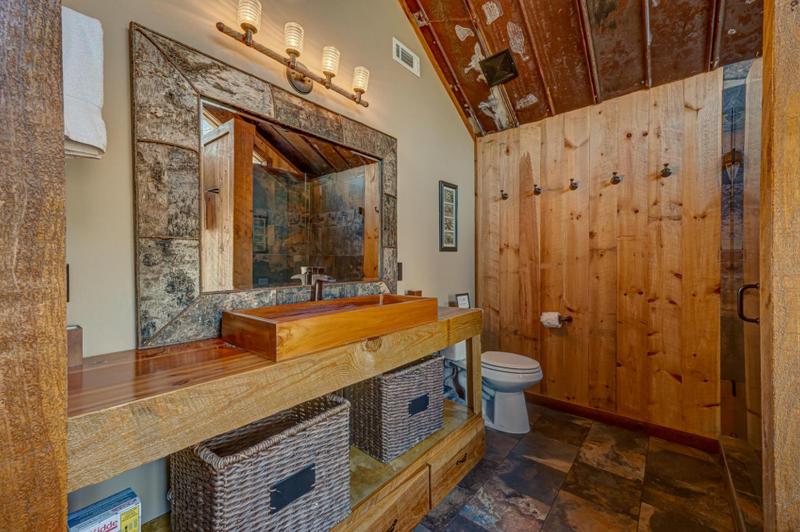 The Nest - Long Range Mountain Views | Large Decks on Each Level | Pool Table | Ping Pong - image 14