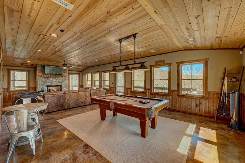 The Nest - Long Range Mountain Views | Large Decks on Each Level | Pool Table | Ping Pong - image 31