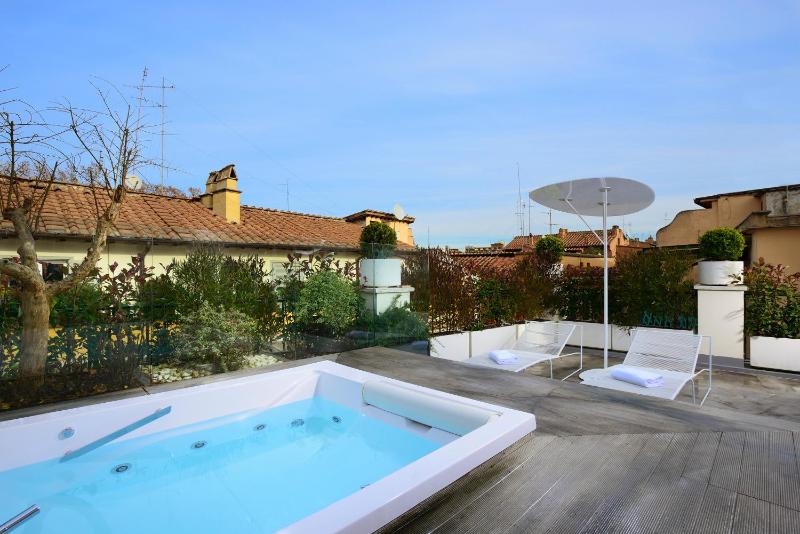 Suite with Spa Bath image 3