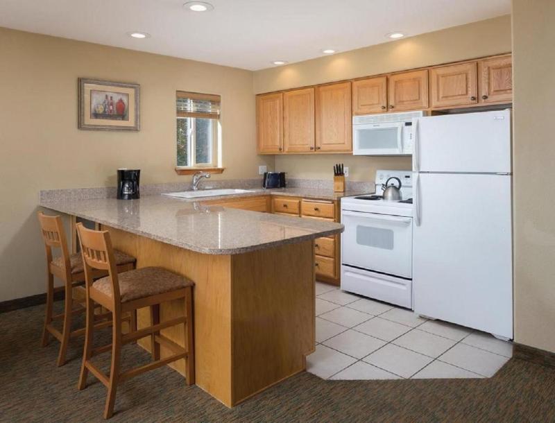 One-Bedroom Apartment image 1