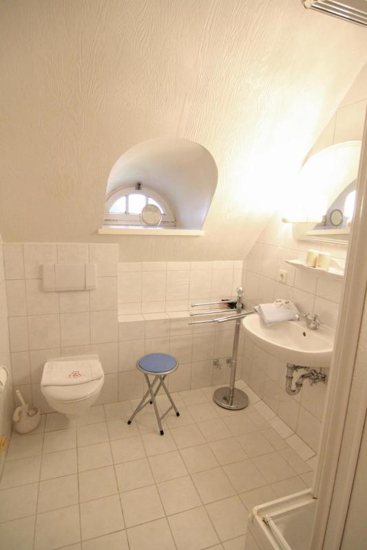 One-Bedroom Apartment image 4